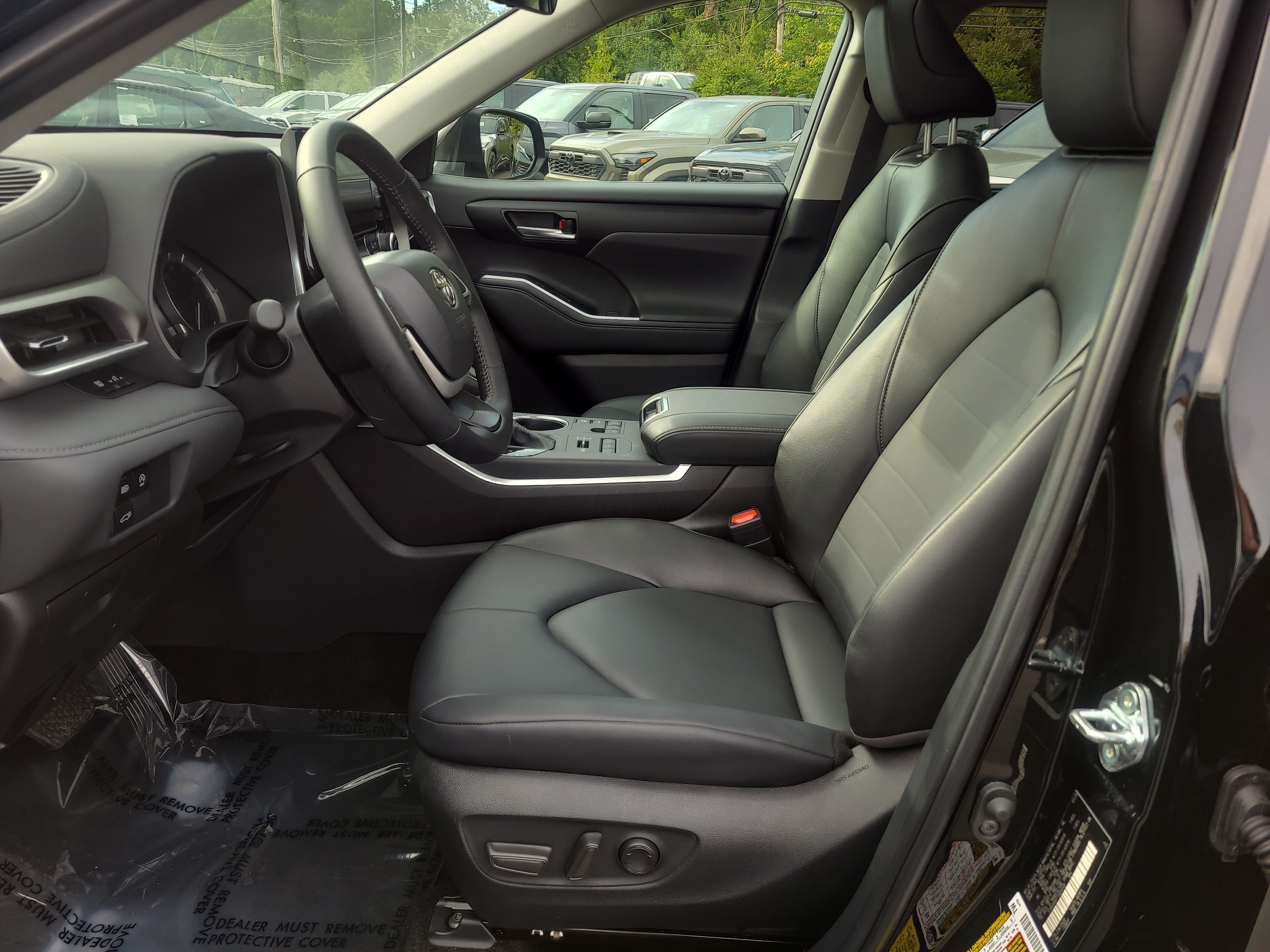 Certified 2026 Toyota Highlander XLE AWD/4WD image 16