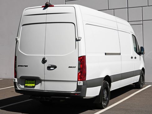 Used 2023 Mercedes-Benz Sprinter 2500 image 36