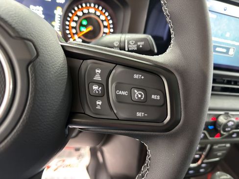 New 2025 Jeep Gladiator Willys image 24