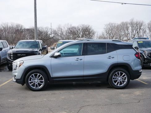 Used 2024 GMC Terrain SLT image 4