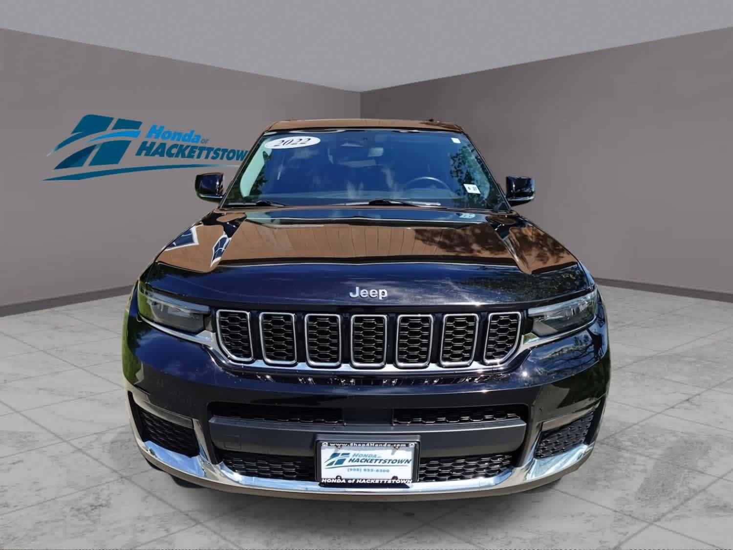 Used 2022 Jeep Grand Cherokee L Limited AWD/4WD image 2