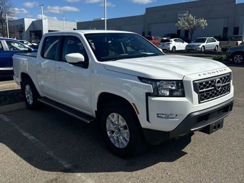 Used 2022 Nissan Frontier SV image 4