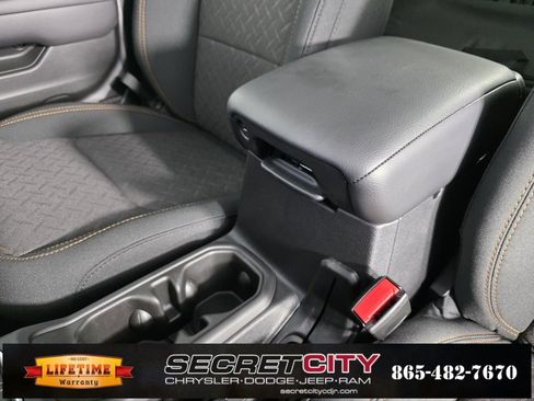 New 2025 Jeep Gladiator Mojave image 25