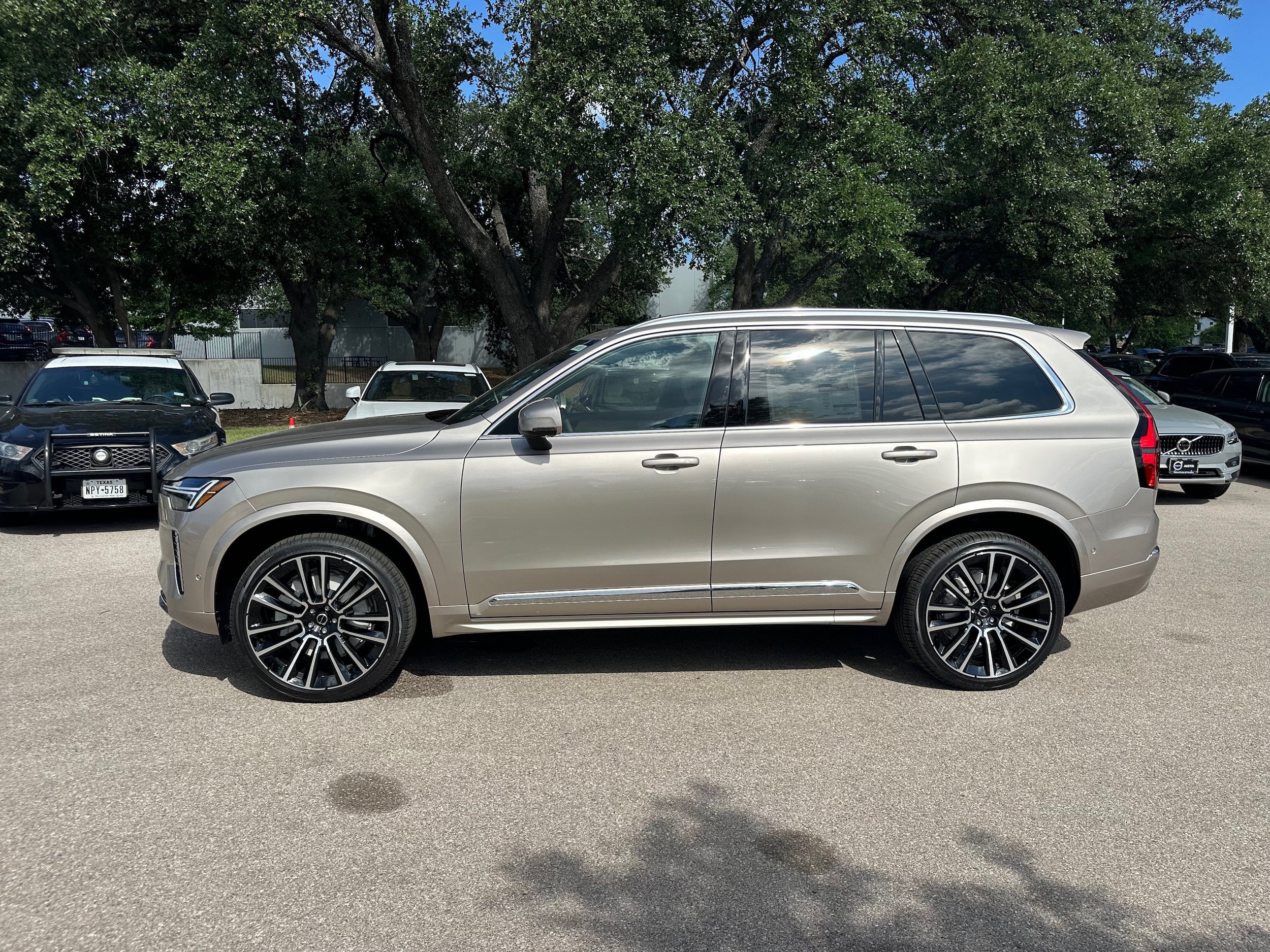 Used 2026 Volvo XC90 B5 Plus AWD/4WD image 3