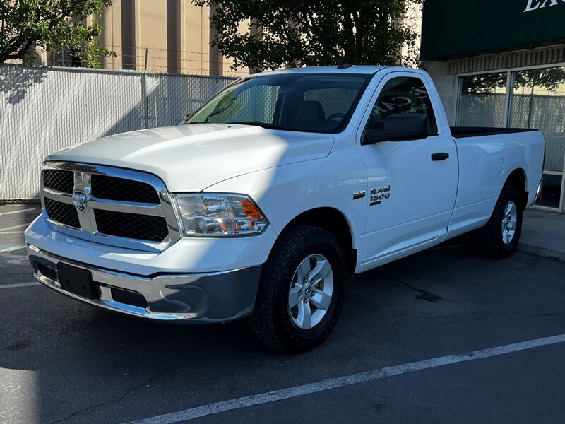 Used 2022 RAM 1500 Classic SLT AWD/4WD image 3