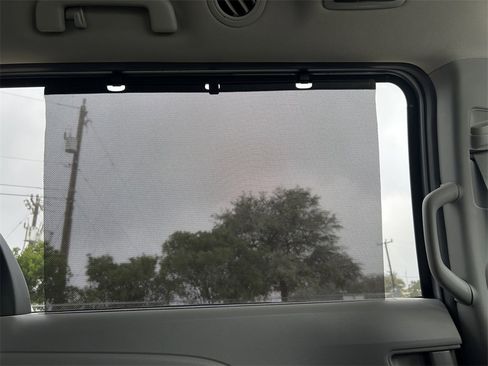 Used 2018 Toyota Sienna XLE w/ XLE Navigation Package image 18