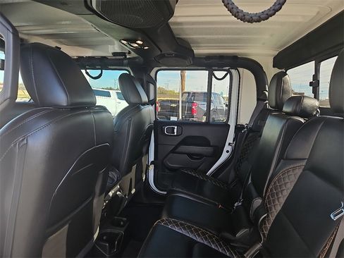 Used 2021 Jeep Gladiator Overland image 17