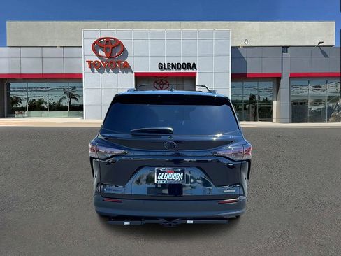 New 2026 Toyota Sienna XLE Woodland Edition AWD/4WD image 4