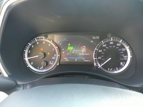 Used 2023 Toyota Highlander XLE image 22