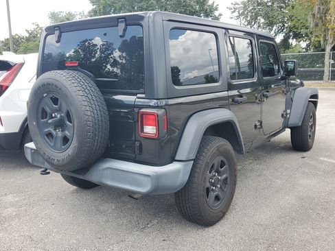 Used 2018 Jeep Wrangler Unlimited Sport AWD/4WD image 4