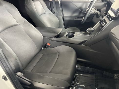 Used 2023 Toyota Venza LE image 25
