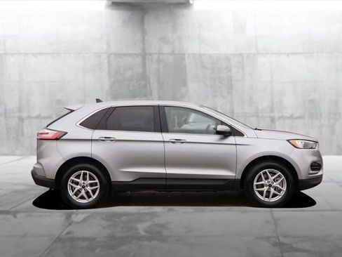 Certified 2024 Ford Edge SEL image 5