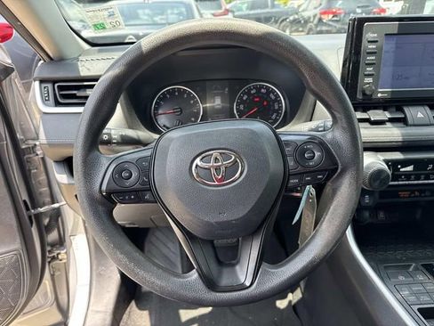 Used 2021 Toyota RAV4 LE AWD/4WD image 21