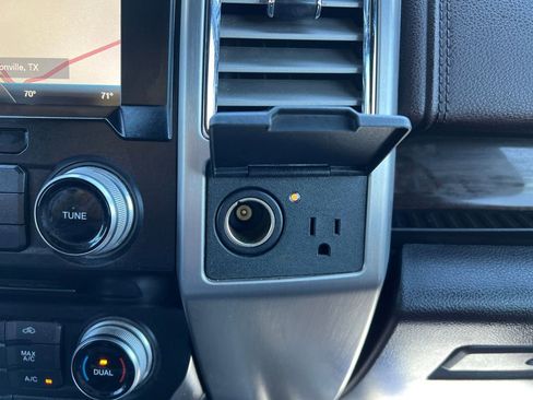 Used 2015 Ford F150 Platinum w/ Equipment Group 701A Luxury image 34