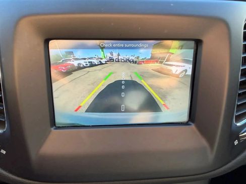 Used 2018 Jeep Compass Latitude w/ Popular Equipment Group FWD image 23