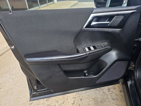 Used 2024 Mitsubishi Outlander ES FWD image 11