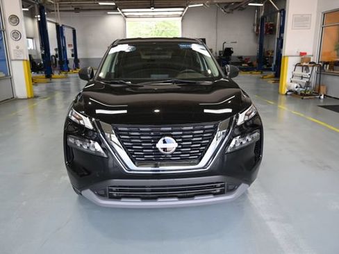 Used 2023 Nissan Rogue S AWD/4WD image 2