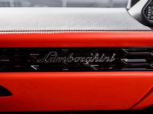 Used 2023 Lamborghini Huracan Tecnica RWD image 45