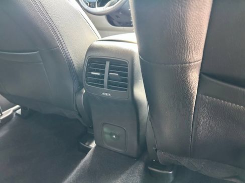 Used 2023 Ford Escape SE FWD image 47