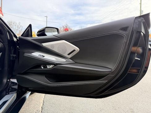 Used 2022 Chevrolet Corvette Stingray Premium Cpe w/ Z51 Performance Package image 39