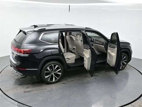 Used 2024 Volkswagen Atlas SEL Premium R-Line image 47