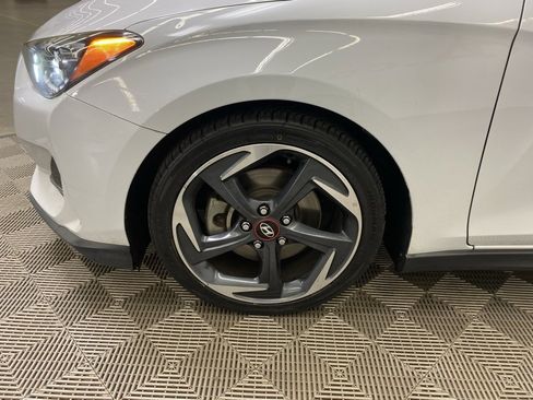 Used 2019 Hyundai Veloster Turbo image 9