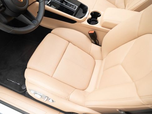 Certified 2023 Porsche Macan S AWD/4WD image 16