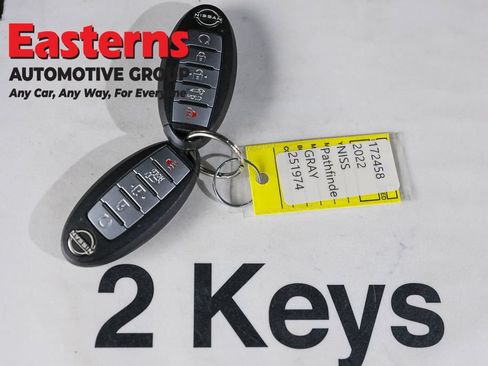 Used 2022 Nissan Pathfinder SL AWD/4WD image 25