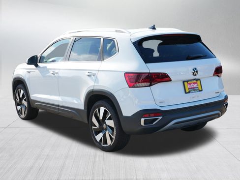 Used 2024 Volkswagen Taos SEL image 5