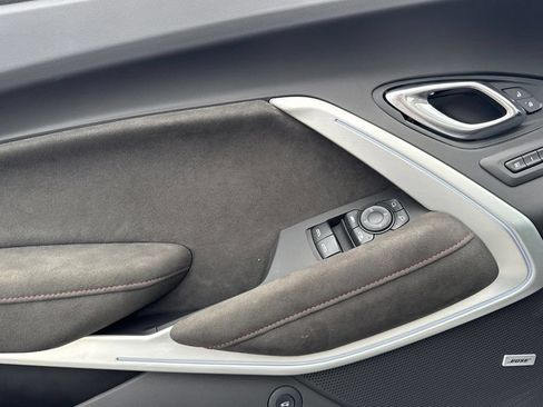 Used 2022 Chevrolet Camaro ZL1 RWD image 12