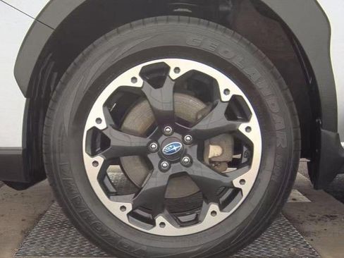 Used 2022 Subaru Crosstrek 2.0i Premium w/ Moonroof Package image 9