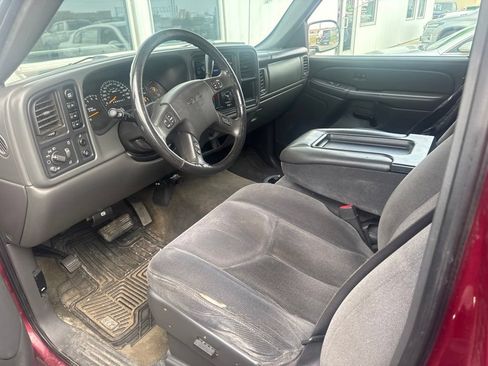 Used 2006 GMC Sierra 1500 SLE w/ Light Duty Power Package AWD/4WD image 8