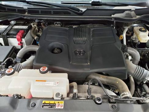 Used 2023 Toyota Tundra Platinum image 6