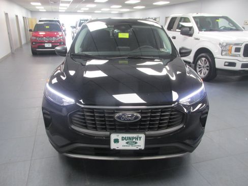 Used 2025 Ford Escape Active AWD/4WD image 2