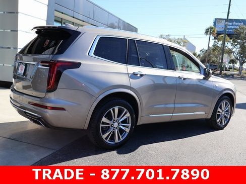 Used 2023 Cadillac XT6 Premium Luxury image 8