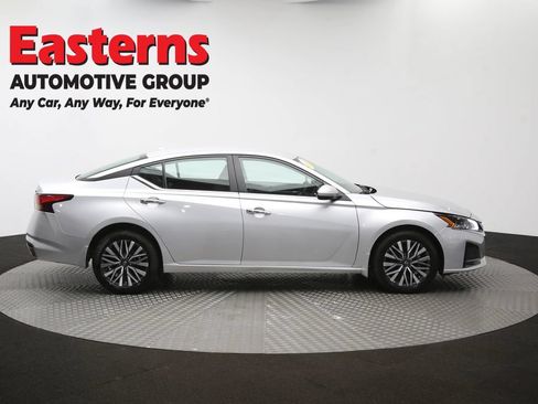 Used 2023 Nissan Altima 2.5 SV AWD/4WD image 44