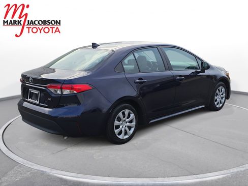 Used 2024 Toyota Corolla LE image 9