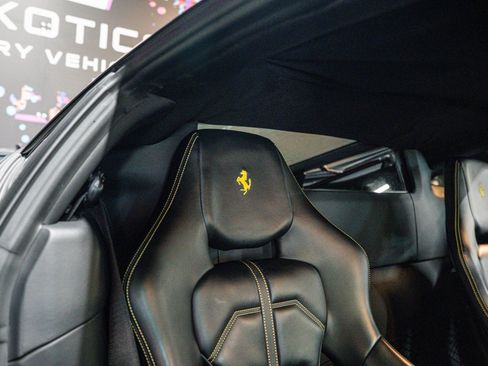 Used 2016 Ferrari 488 GTB RWD image 10