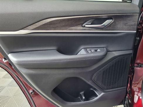 New 2025 Jeep Grand Cherokee Limited image 28