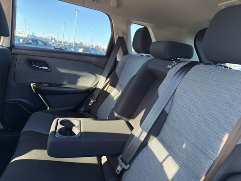 Certified 2023 Nissan Rogue SV image 33