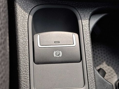 Used 2017 Volkswagen Tiguan S AWD/4WD image 22