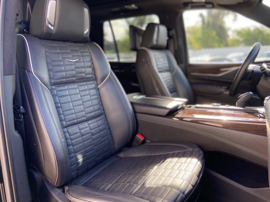 Used 2023 Cadillac Escalade Sport Platinum w/ LPO, ONYX Package AWD/4WD image 18