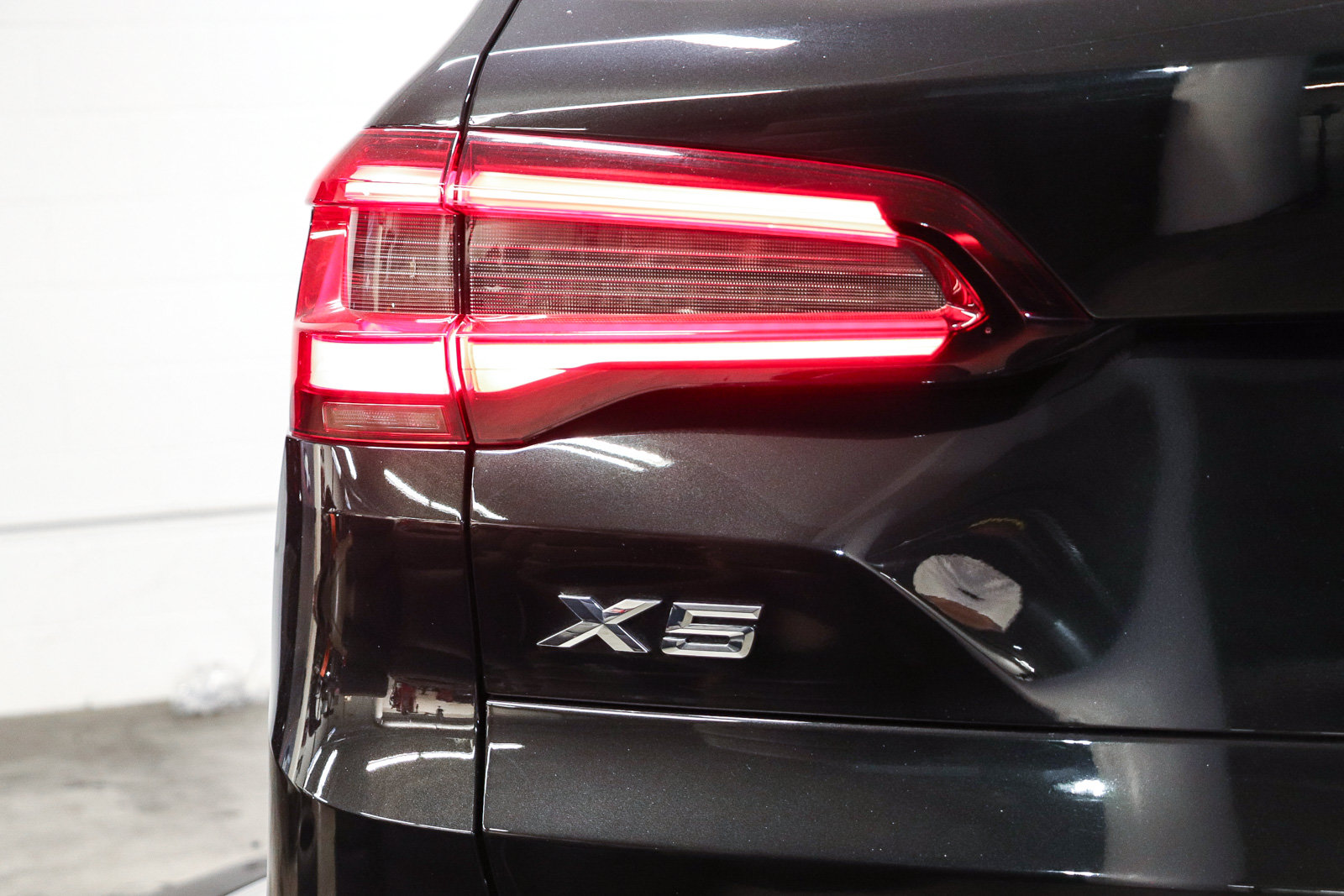 Certified 2023 BMW X5 sDrive40i w/ Executive Package RWD image 7