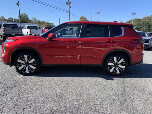 New 2025 Mitsubishi Outlander SE image 6