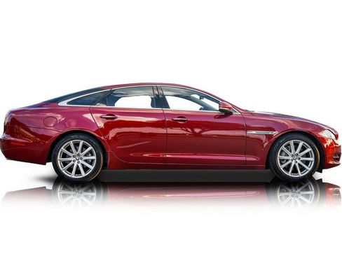 Used 2012 Jaguar XJ image 2