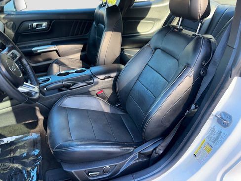 Used 2017 Ford Mustang Premium image 23