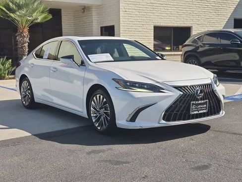 Used 2024 Lexus ES 300h w/ Accessory Package (Z1) FWD image 3