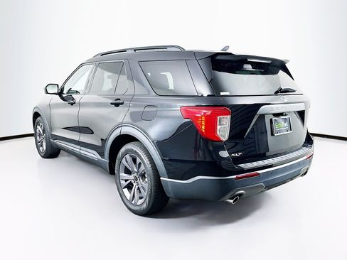 Used 2023 Ford Explorer XLT w/ Equipment Group 202A RWD image 5