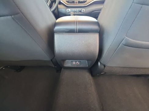 Used 2024 Nissan Altima 2.5 SV FWD image 22
