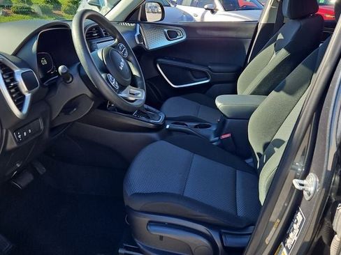 Used 2024 Kia Soul LX w/ Option Group 015 image 17